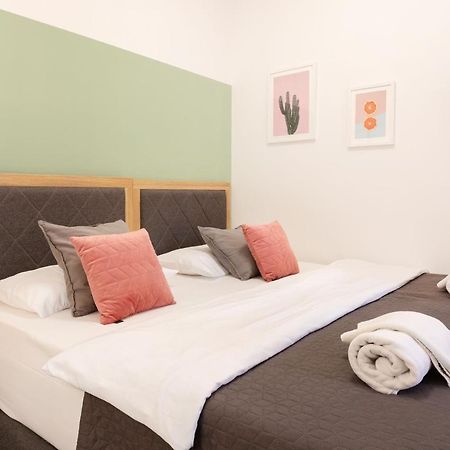 Design Sunny 2Bdr Apartment Near The City Center Zagreb Eksteriør billede
